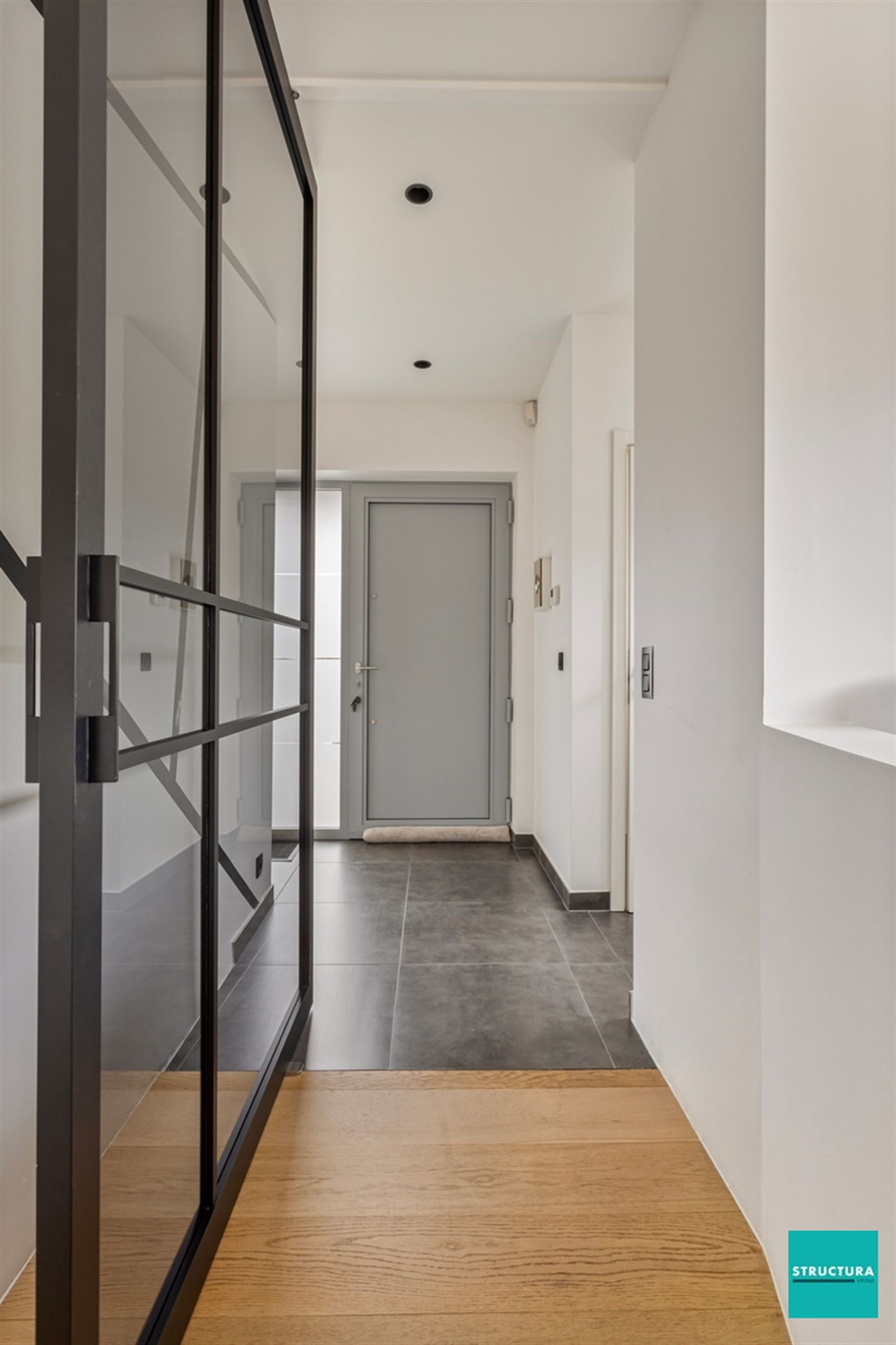 Prachtige moderne villa met zwembad en poolhouse foto 3