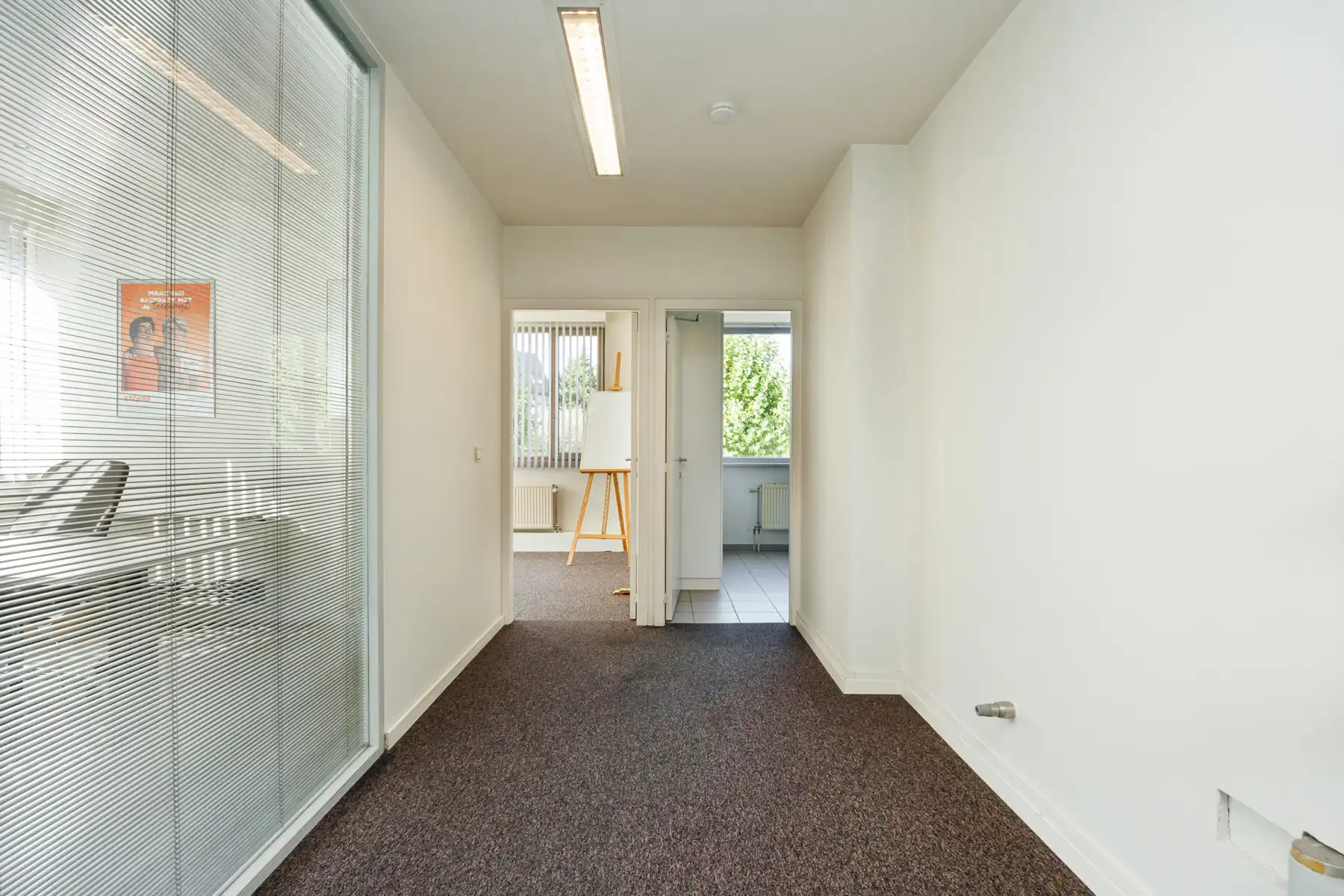 Ruim handelspand/investeringspand (ca194m²) met 3 autostaanplaatsen, gelegen langs de ring van Turnhout. foto 9