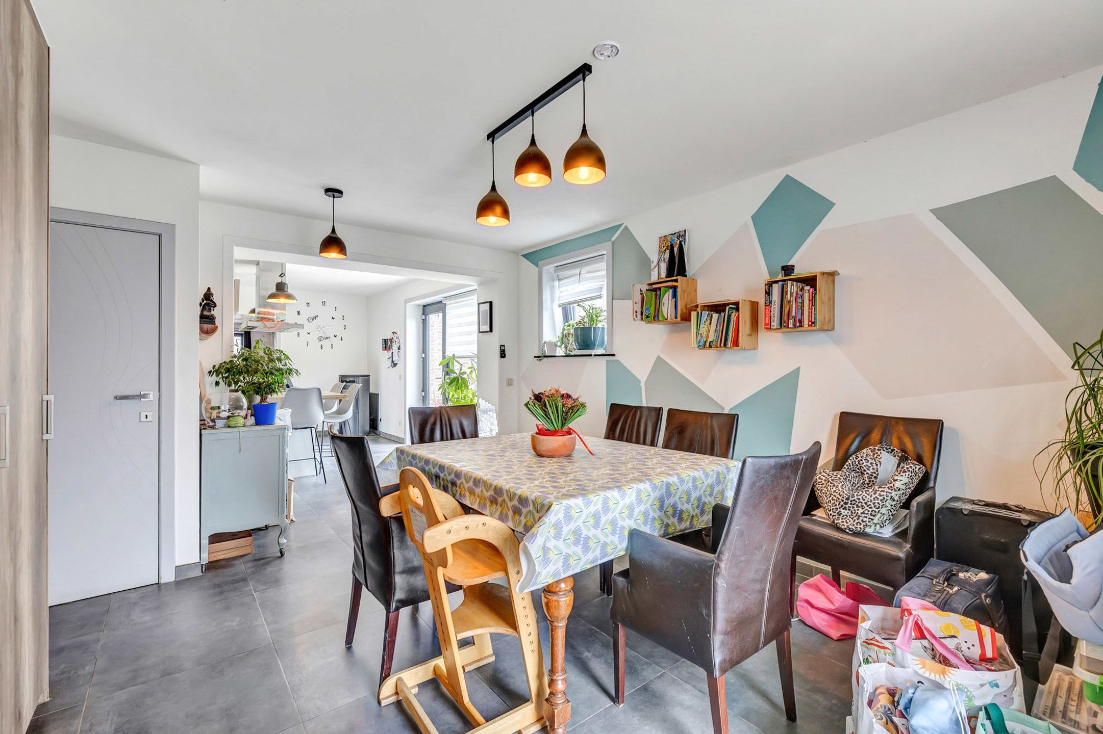 Instapklare woning met garage en ruime tuin foto 4