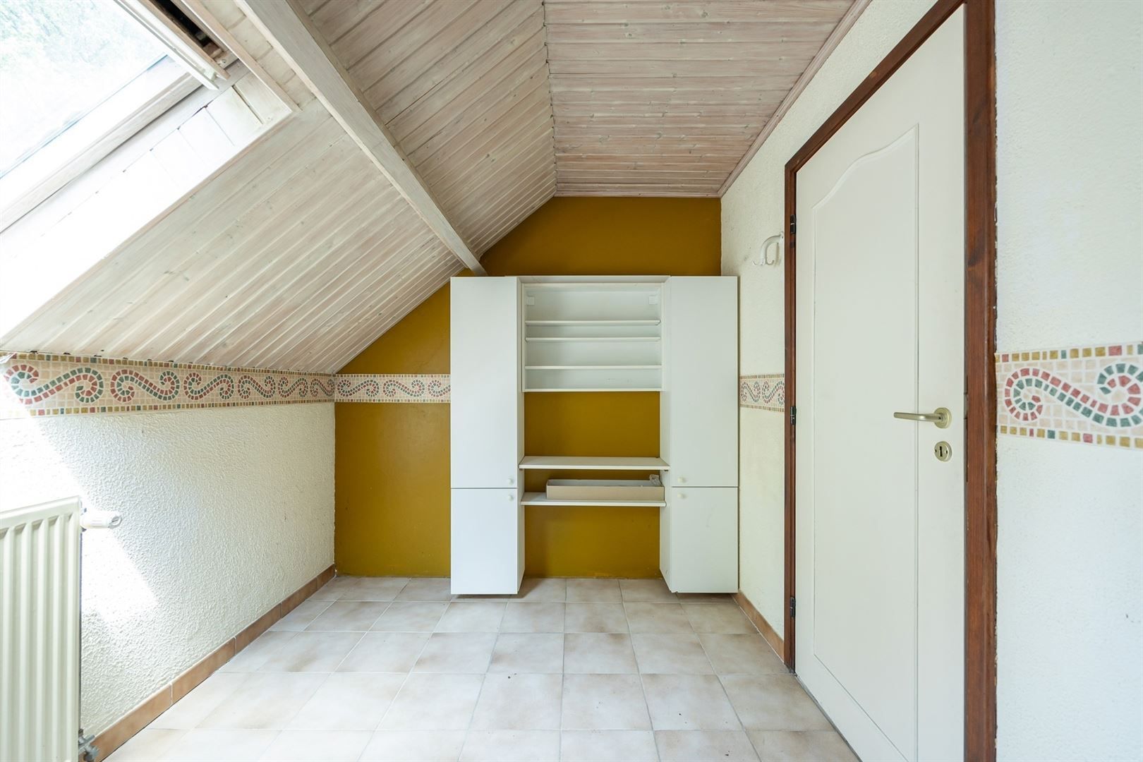 Karaktervolle half open villa met grote tuin 1.189m² in een rustige straat. foto 15