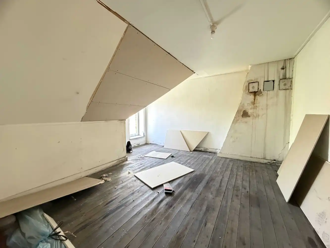 Rustig gelegen wijkwoning met zongerichte tuin foto 17