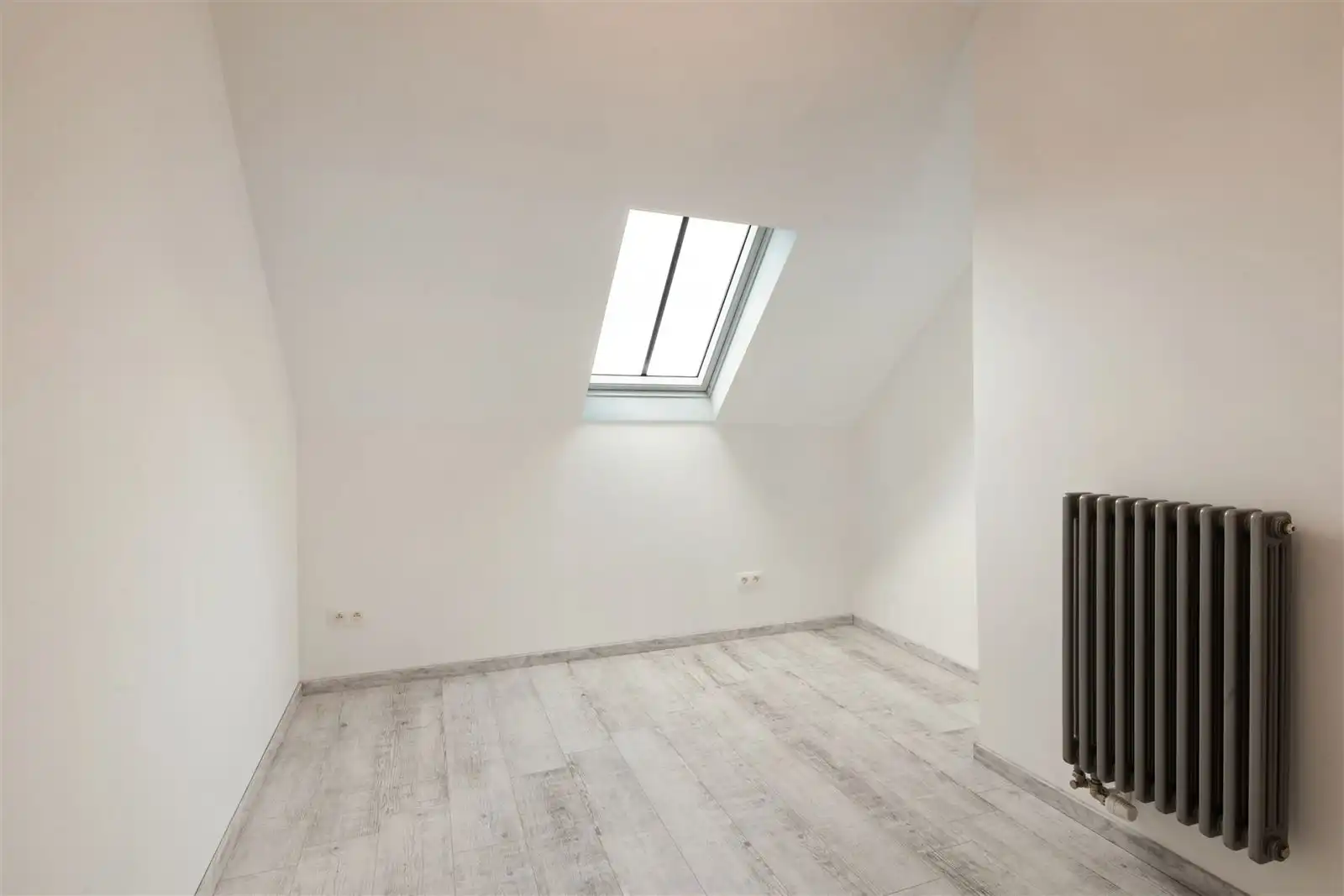 Instapklare volledig vernieuwde gezinswoning met tuin op 4are60 foto 19