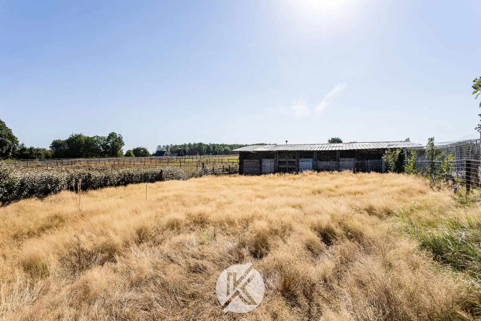 Robuuste bungalow op een interessante locatie foto 7