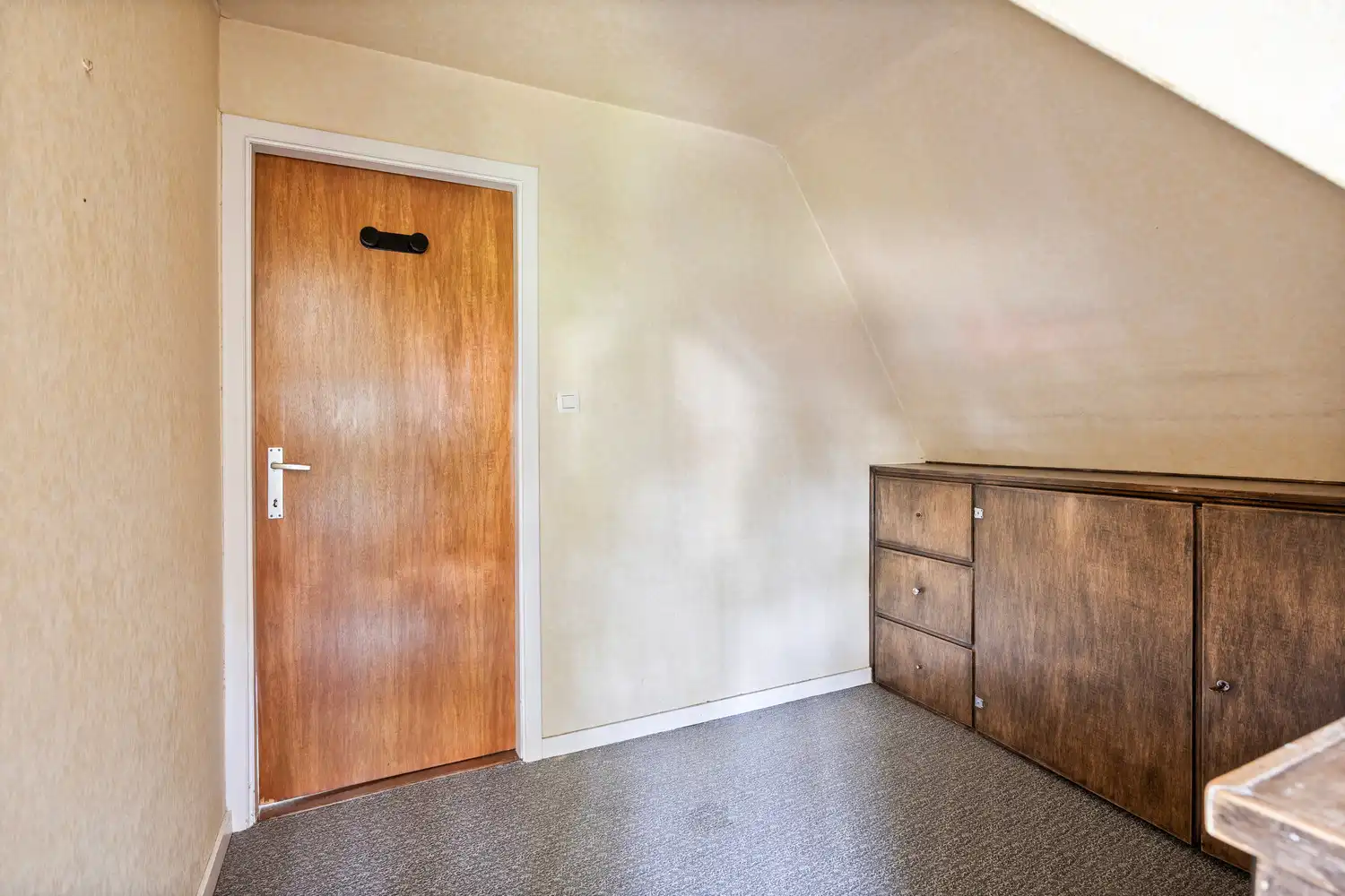 Charmante te renoveren cottagewoning met 3 slaapkamers en garage op 678m2! foto 22