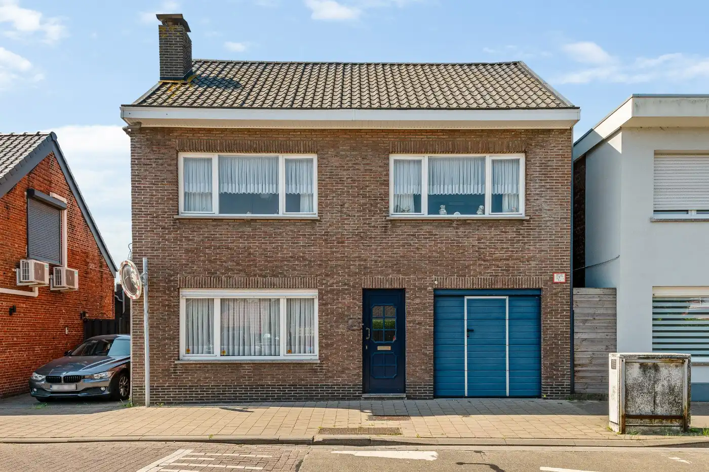 Hoofdfoto van de publicatie: Grote, goed onderhouden, te renoveren woning met 3 slpk., garage en tuin