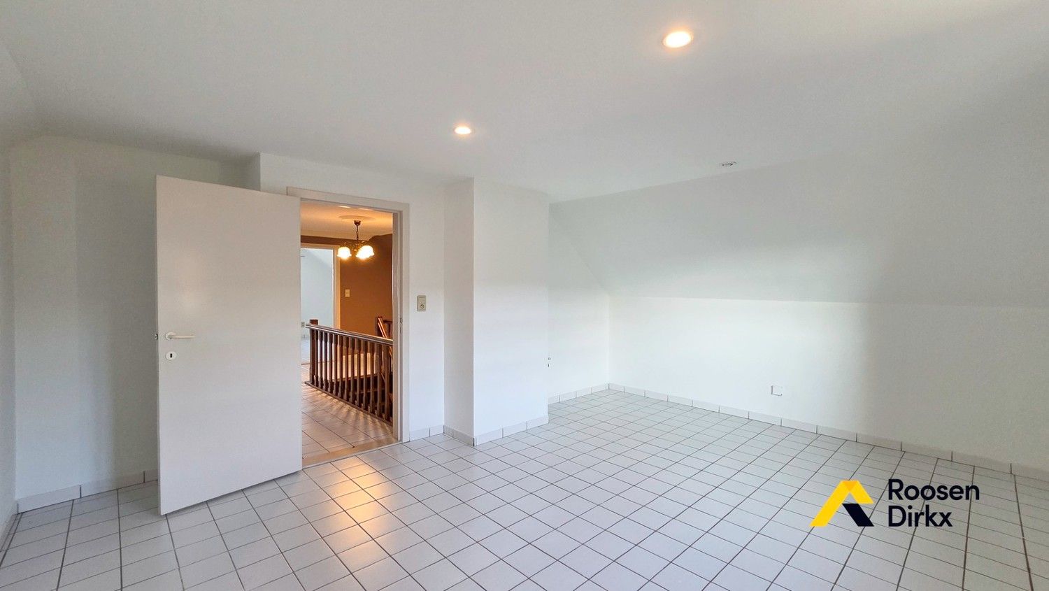 Degelijke woning met 3 slaapkamers en prachtig zicht op ±9 are! foto 23