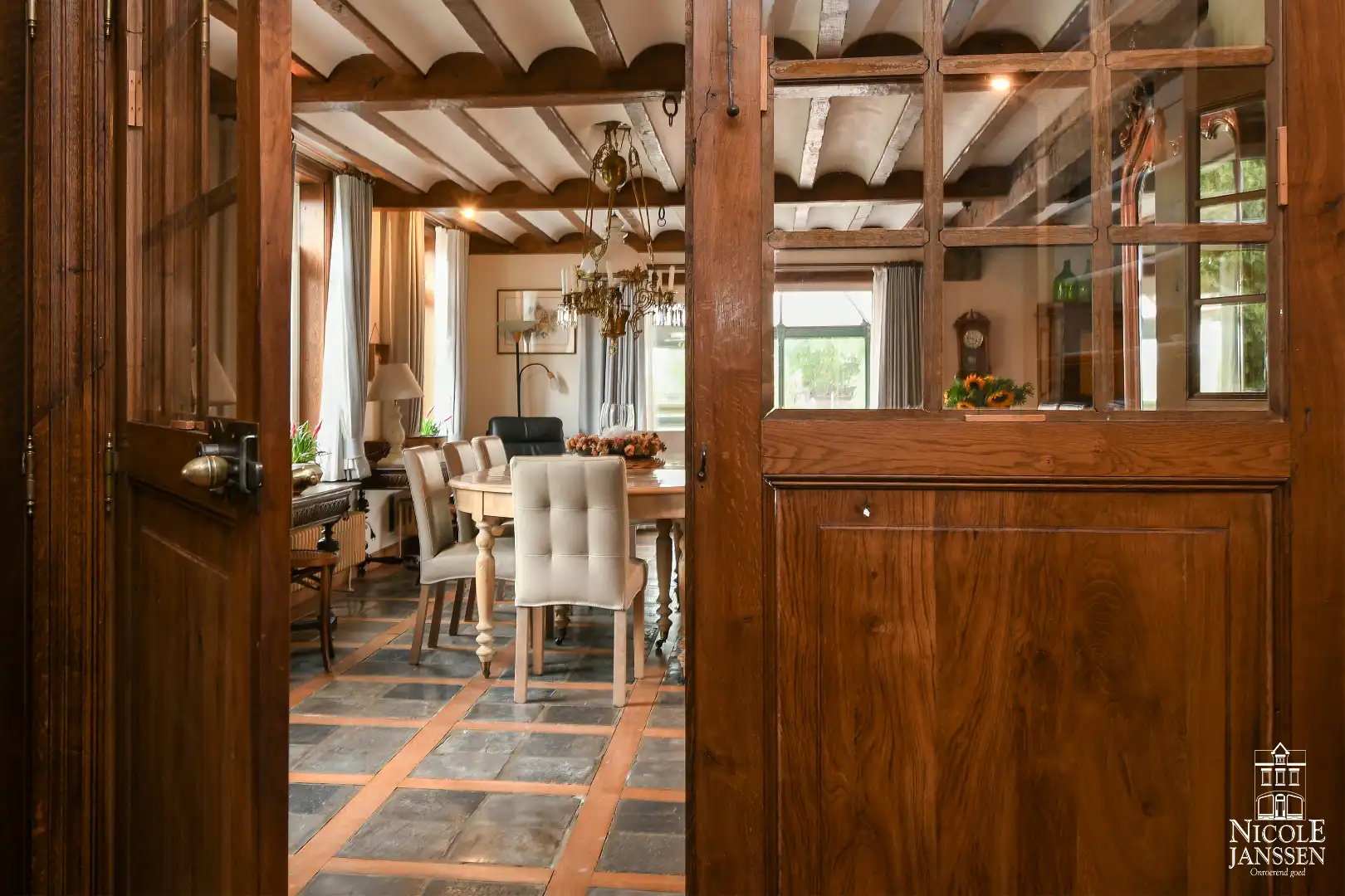 Zeer charmante hoevewoning met dubbele garage op een unieke locatie in Heppeneert  foto 15