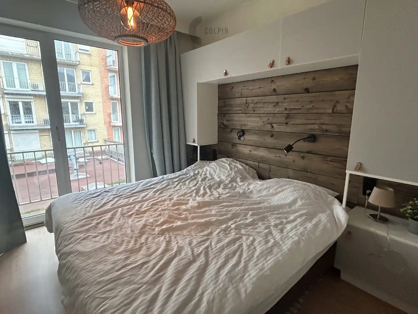 Instapklaar vakantie-appartement vlakbij het Heldenplein en de Zeedijk. foto 7