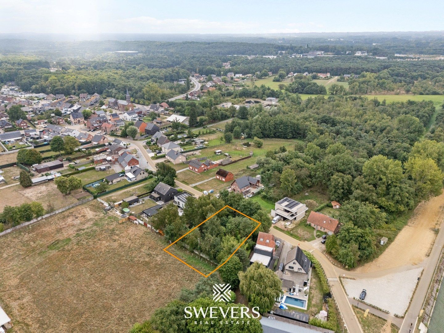 Knappe bouwgrond voor riante woning op 16a10ca in Viversel  foto 2