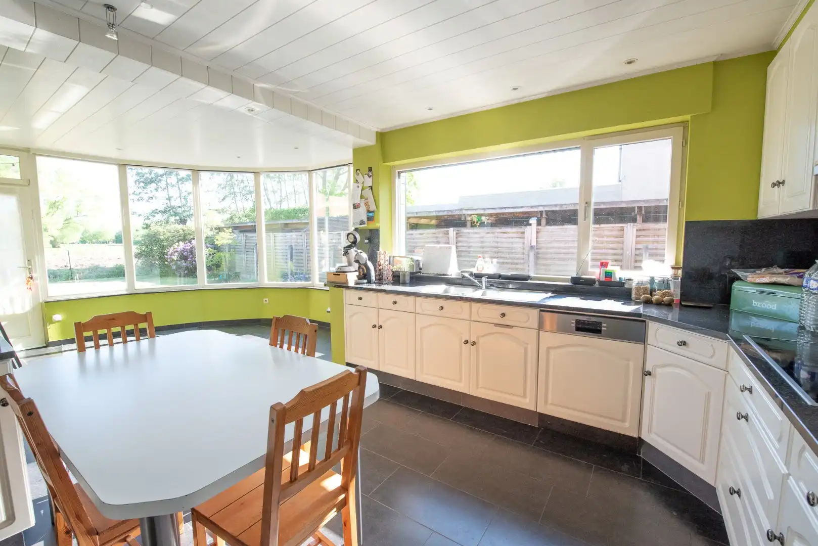 Ruime woning in "De Piste" met garage & tuin te huur! foto 5