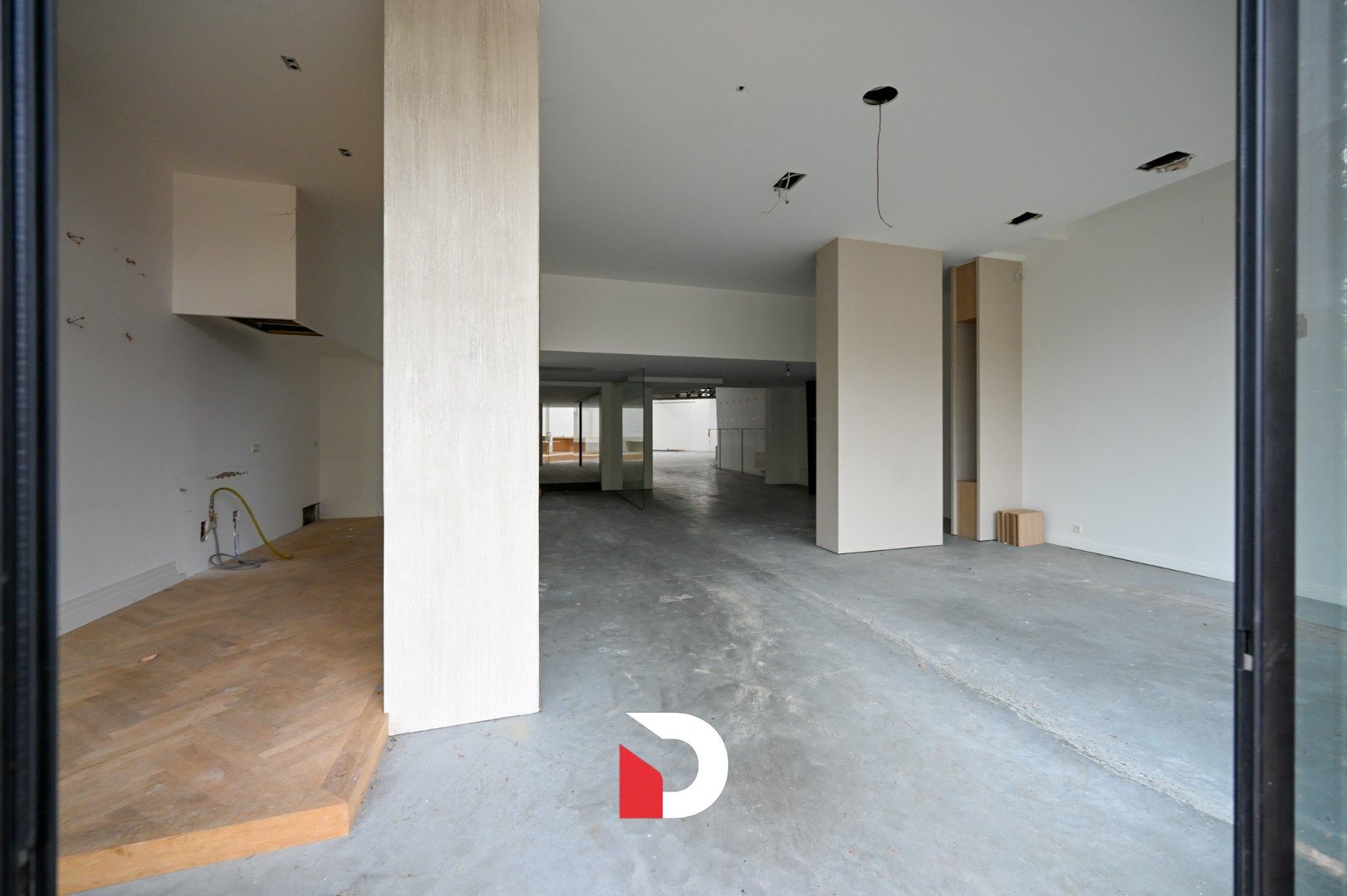 Gerenoveerd handelspand / winkelruimte op een strategische locatie te Assebroek. foto 26