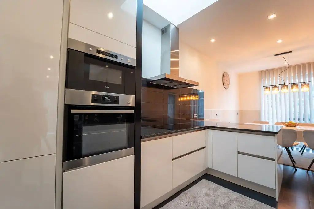 RUIM HANDELSHUIS MET WOONST TE SPALBEEK (HASSELT) foto 5