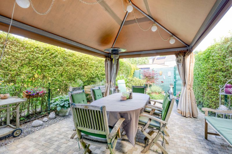 Verzorgd instapklaar twee slaapkamer gelijkvloersappartement met tuin en doorgang langs achteraan foto 3