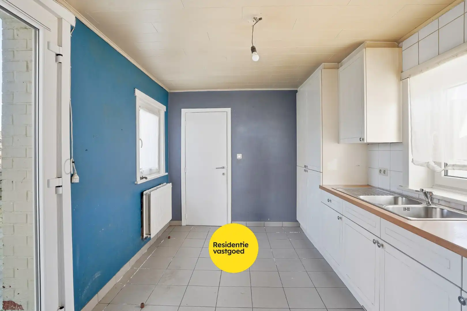 Te renoveren hoekwoning met 3 slaapkamers, tuin en centrale ligging in Ichtegem foto 6