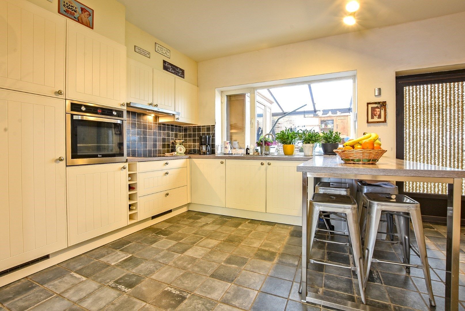 Halfopen bebouwing met 3 slaapkamers op 861m² te Diksmuide! foto 9
