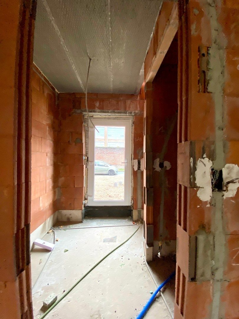 Ruime  nieuwbouwwoning met 3 slaapkamers, tuin, terras en inpandige garage in Avelgem. foto 3