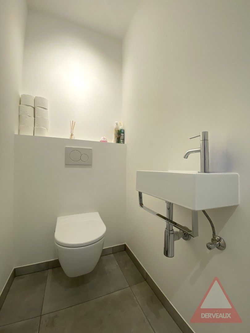 Zonnebeke – Ruim appartement met terras en garage foto 12