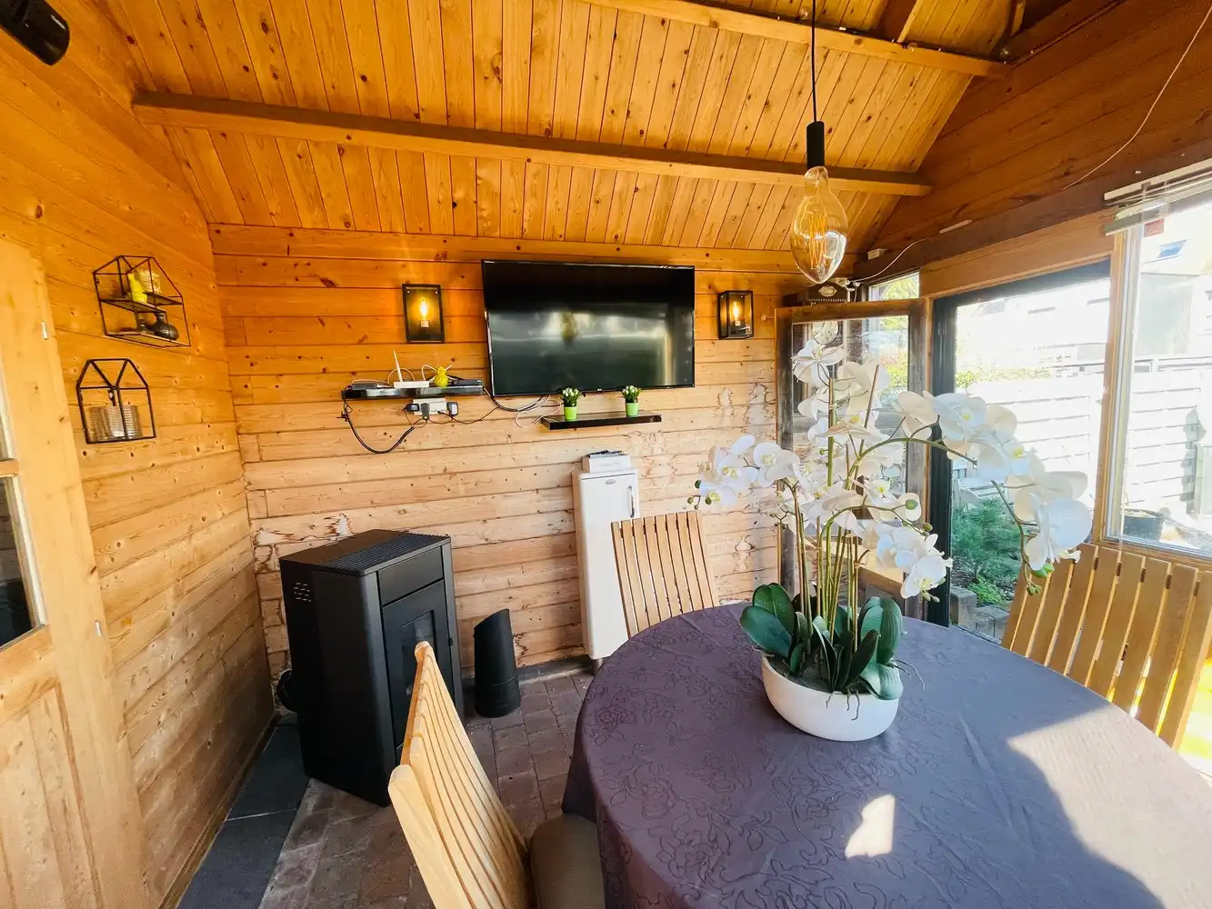 Sint-Andries,Uiterst verzorgd INSTAPKLAAR ENERGIEZUINIG woonhuis ( reno 2019) met grote, zonnige ZUIDWESTgerichte aangelegde terrastuin en prachtig ingericht HUISJE achteraan in de tuin, foto 18