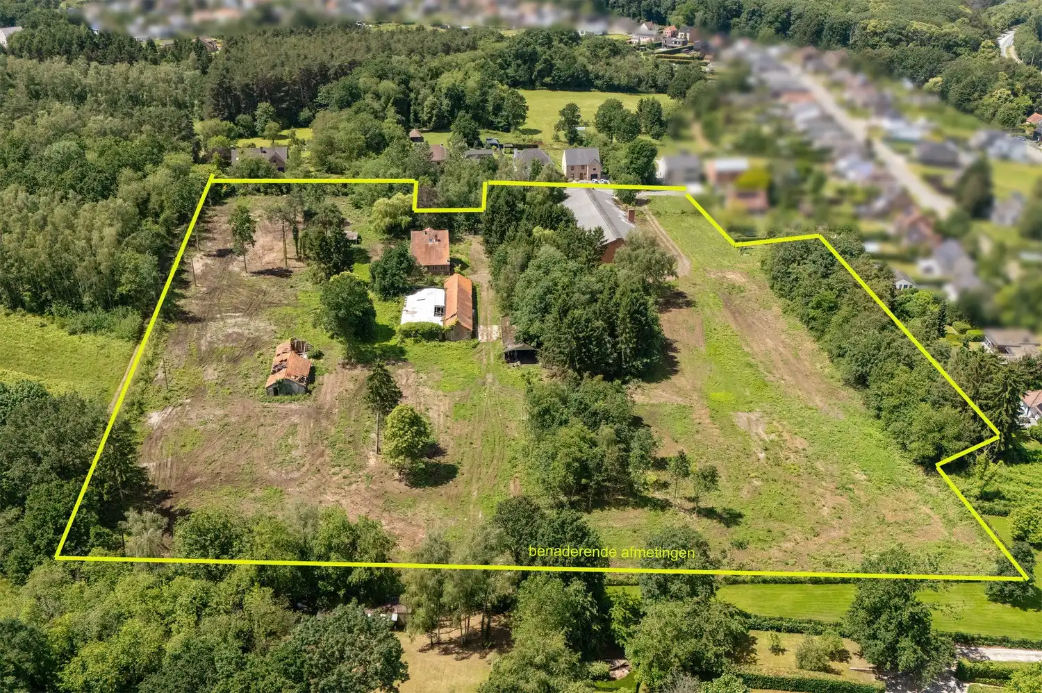 voormalig landbouwbedrijf (woning, bedrijfsgebouwen, ....) op 3,66 hectare foto 6