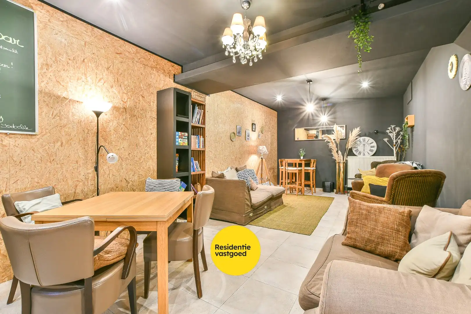 Unieke investeringskans: karaktervol hotel met 18 kamers & woonmogelijkheden te koop!  foto 25
