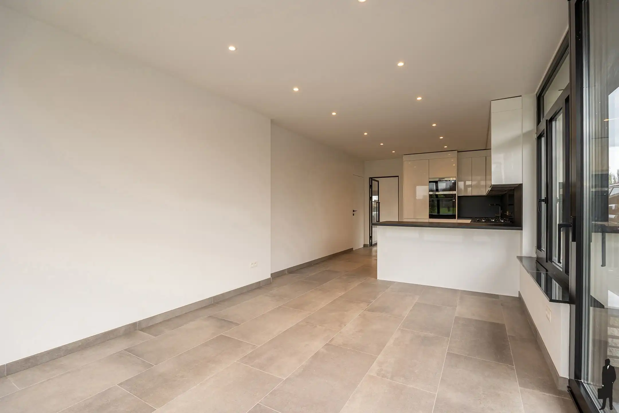 Gerenoveerde bungalow met weids uitzicht en externe garage foto 6