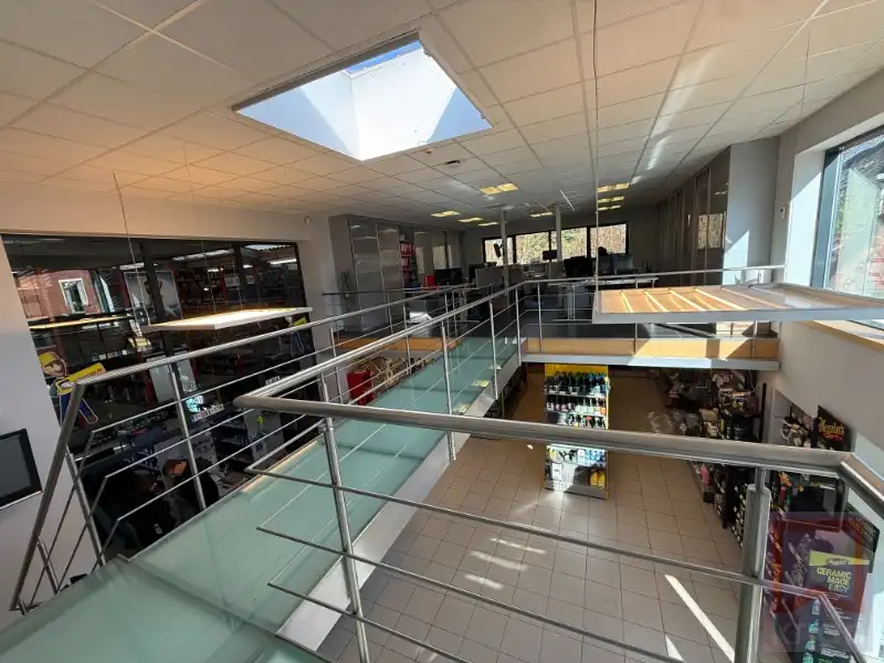 Instapklaar bedrijfsgebouw van 758 m² foto 7