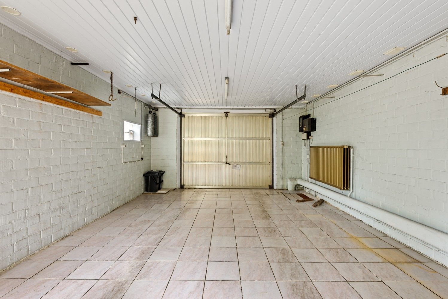 Te renoveren laagbouwwoning op een ruim perceel van 909m² in Emblem! foto 12