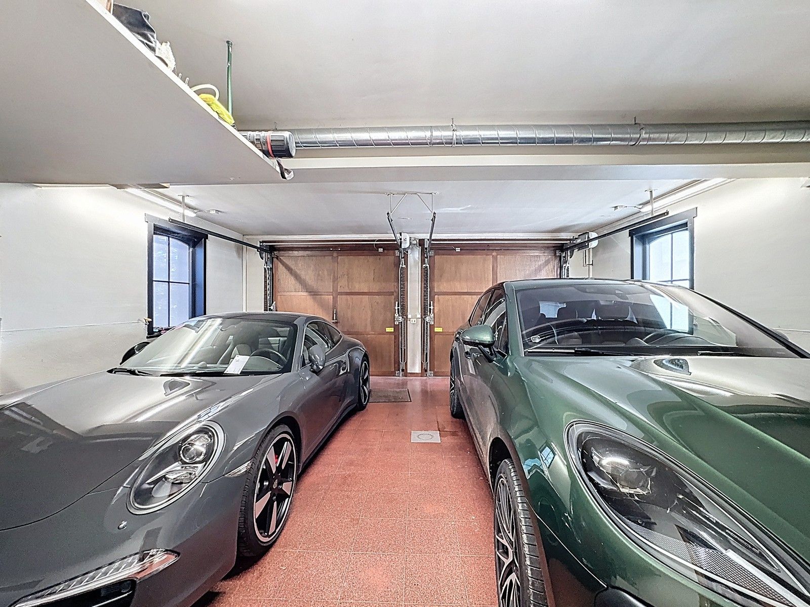 Instapklaar, luxueus afgewerkte VILLA (5 slpkms, dubbele garage, ...) met BIJGEBOUWEN (stallingen en bergplaats) te Ingelmunster. Grondopp.: 2.814m2 foto 18