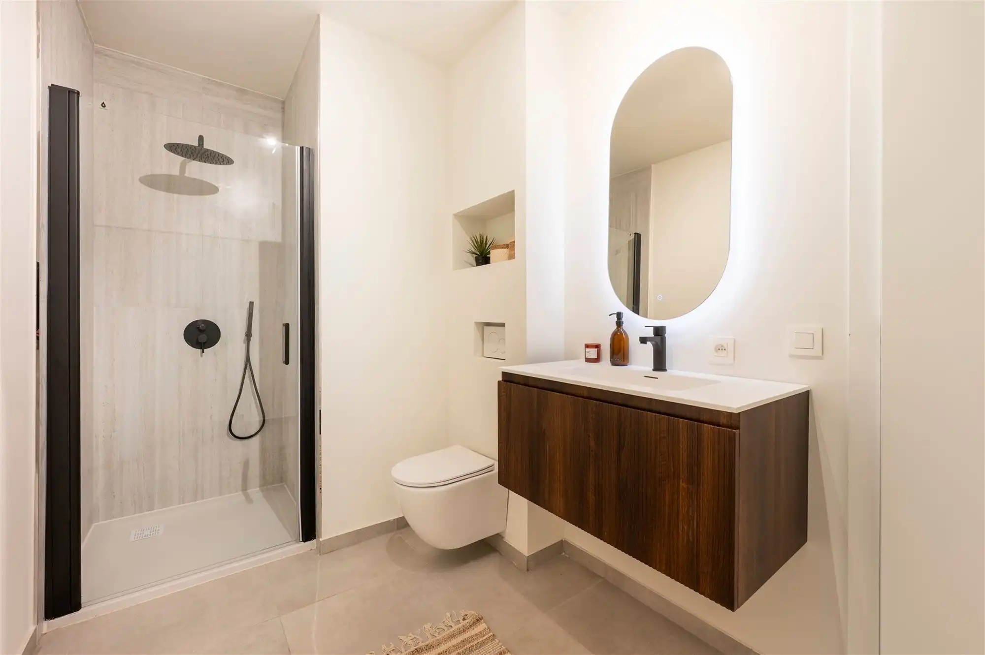 Gerenoveerde opbrengsteigendom met 2 appartementen foto 13