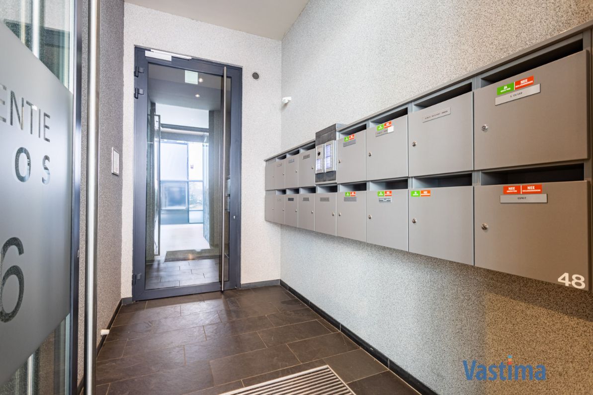 Penthouse met 2 terrassen met zicht over de skyline van Aalst foto 29