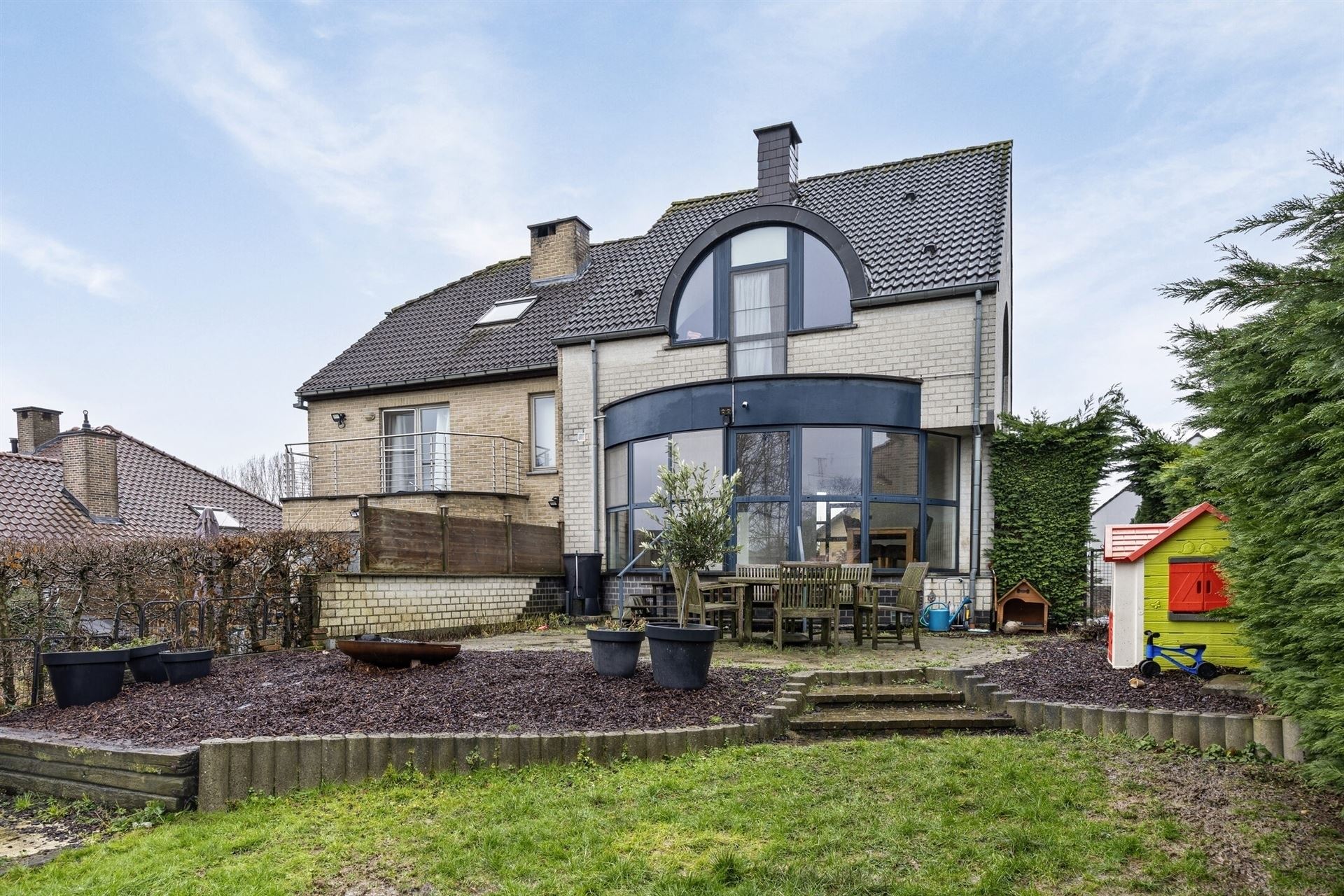 Instapklare, ruime 3-gevelwoning (4 slpks + bureau), tuin, staanplaatsen & garage foto 39