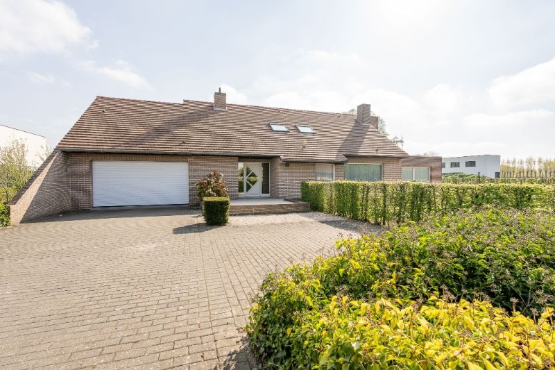 Energiezuinige villa op een perceel van 2277m² foto {{pictureIndex}}