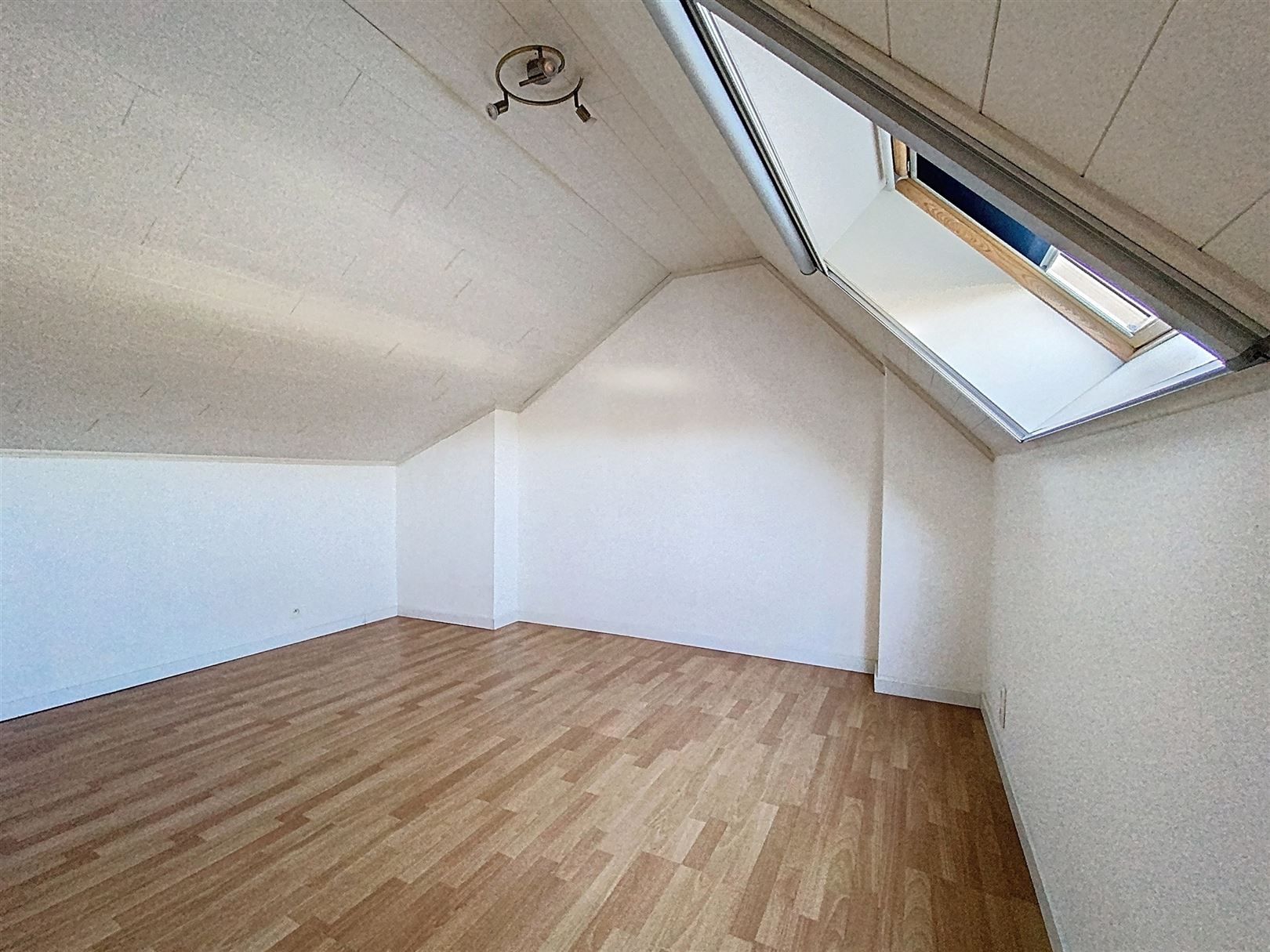 Triplex appartement gelegen te Brasschaat  foto 10