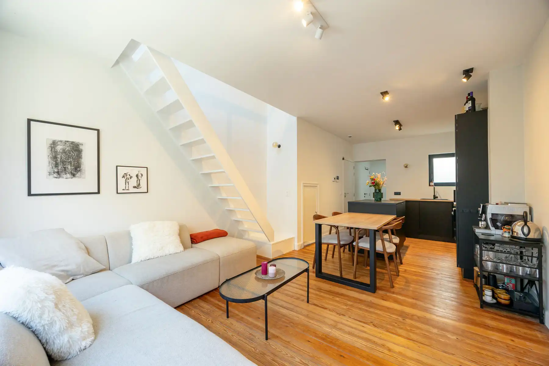 Duplex-studio vlakbij Park Spoor Noord! foto {{pictureIndex}}