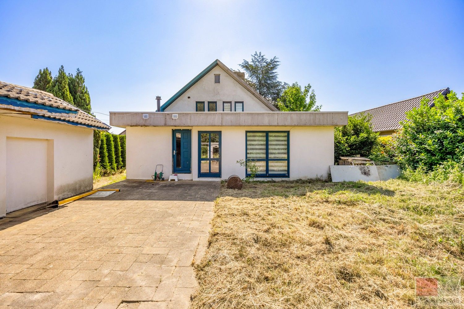 Op te frissen, vrijstaande woning met veel potentieel op royaal perceel van 1080 m², deze te moderniseren woning combineert een bewoonbare oppervlakte van 199 m² foto 23