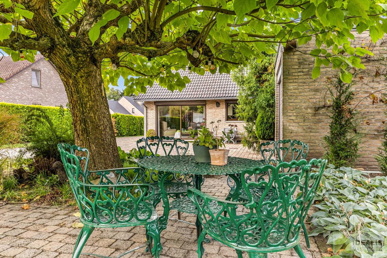 IDEALIS VASTGOED – PERFECT ONDERHOUDEN, INSTAPKLARE WONING +- 175M², MET MAAR LIEFST 4 SLAAPKAMERS, HEERLIJK LICHTRIJKE WOONKAMER EN DUBBELE GARAGE OP EEN PRACHTIG GROEN EN RUIM PERCEEL VAN 18A 43CA. foto 33