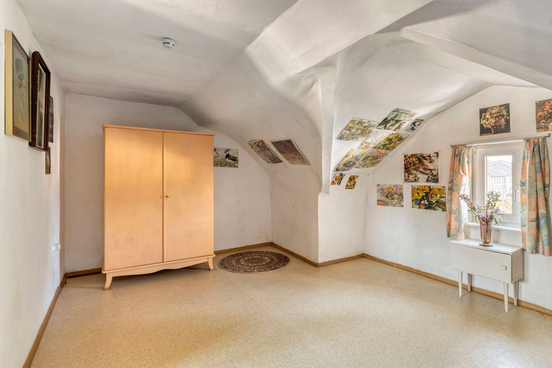 Te renoveren rustig gelegen woning met 4 slaapkamers foto 18