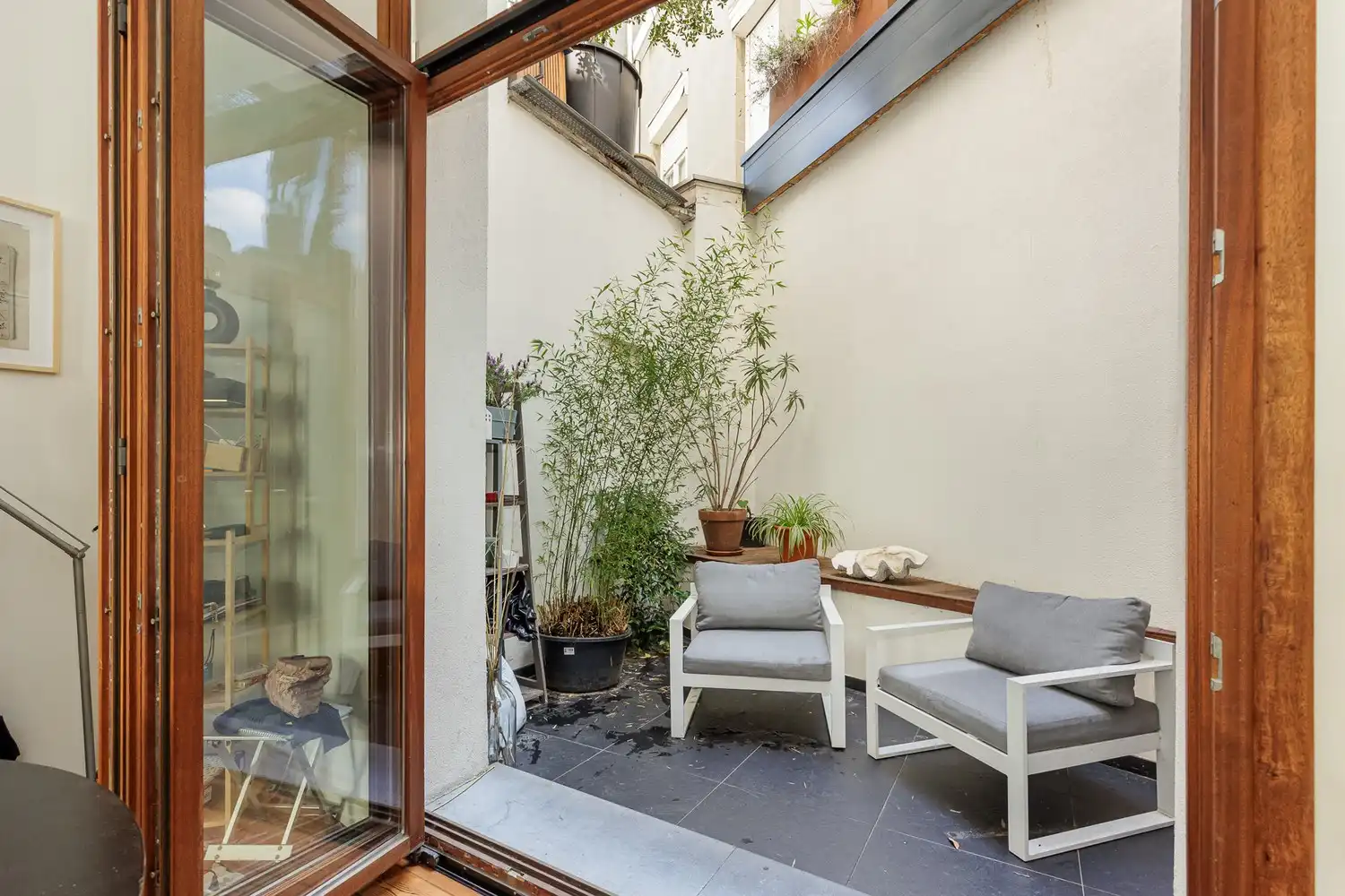 Charmante burgerwoning met patio in hartje Zurenborg foto 9