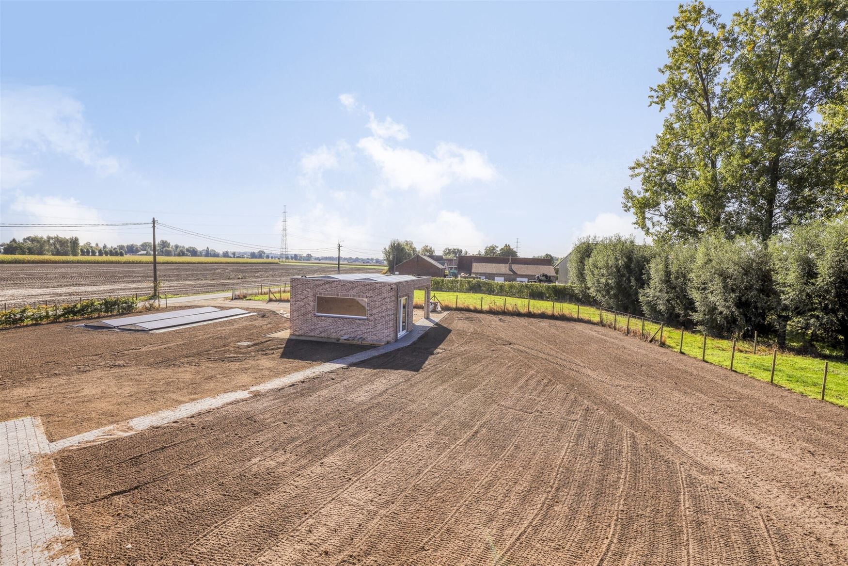 Zeer ruime nieuwbouwwoning gelegen op een groot zonnig perceel foto 14