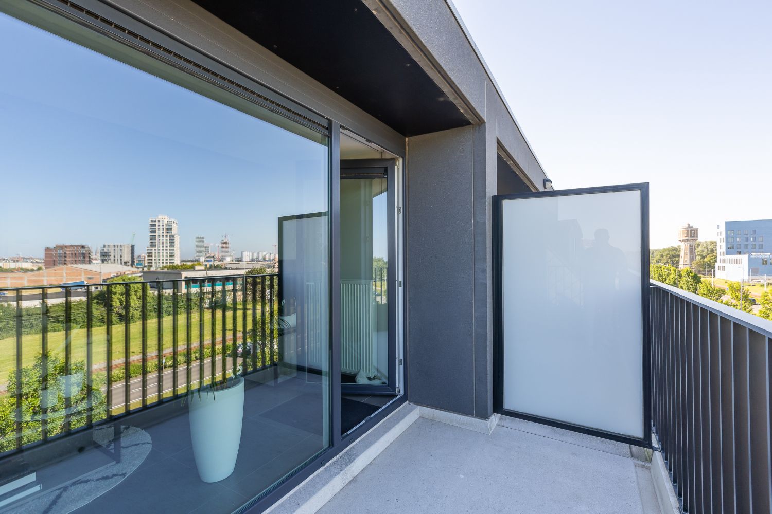 Subliem appartement in residentie James Cook, grote terrassen, twee slaapkamers foto 10