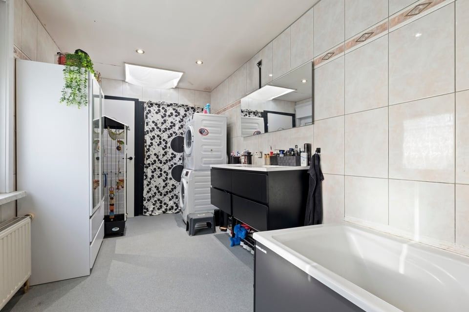 KNUSSE GEZINSWONING MET GARAGE EN ZONNEPANELEN IN SINT-TRUIDEN foto 11