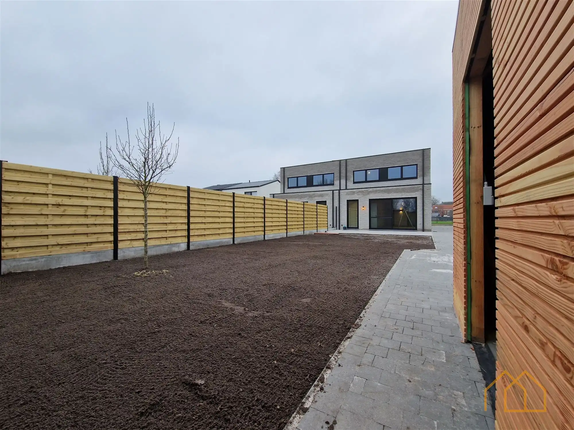 Moderne nieuwbouw met tuin en 3slk foto 26