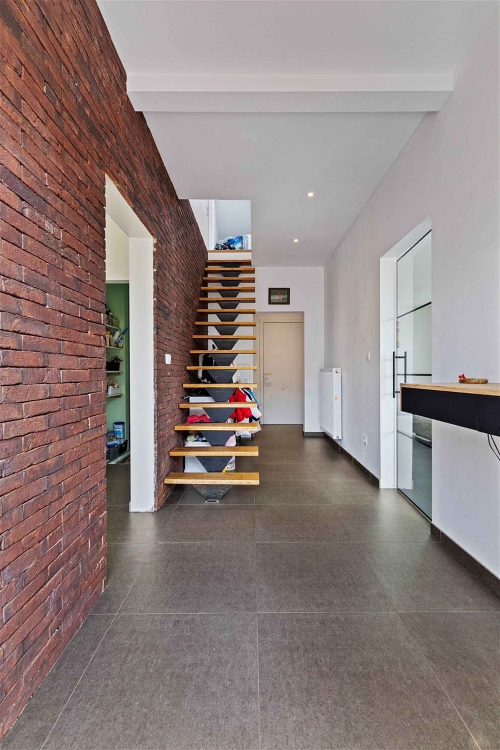 Instapklare open bebouwing op 480 m² met 3 slaapkamers en 2 badkamers. foto 3