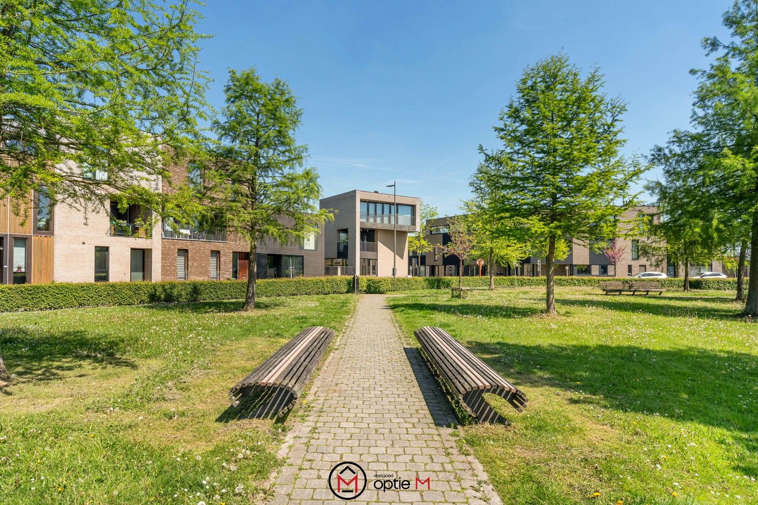 Gelijkvloers appartement met terras, tuin en kelder foto 2