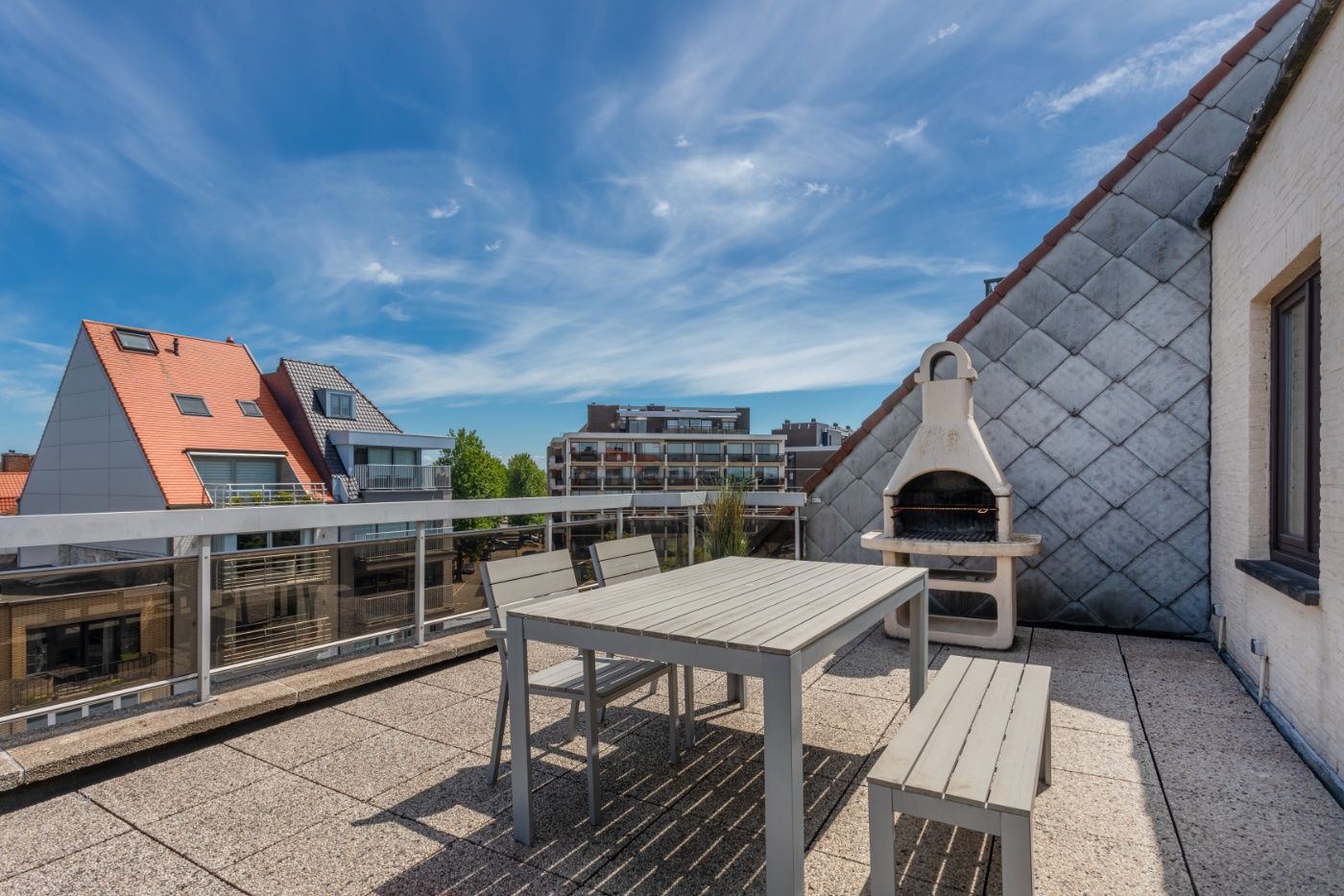 Centraal gelegen penthouse met 2 slaapkamers en zonnige terrassen foto 6