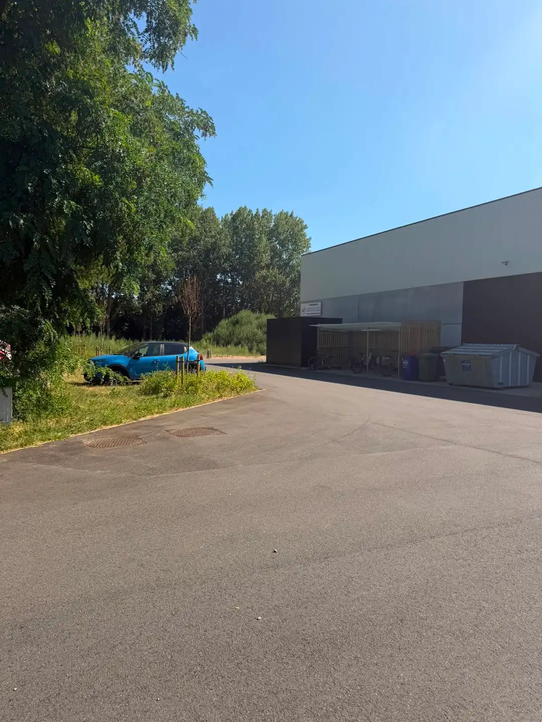 KMO-unit te huur in industriezone "de vloeiende" te Kapellen.  foto 4