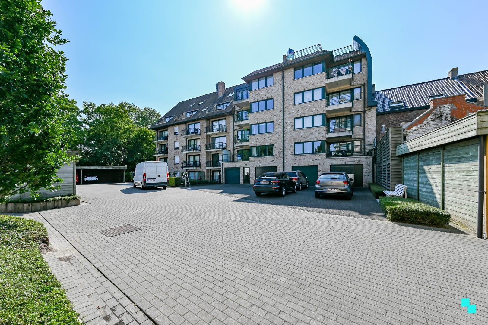 Ruim tweeslaapkamer appartement nabij centrum Izegem foto 28