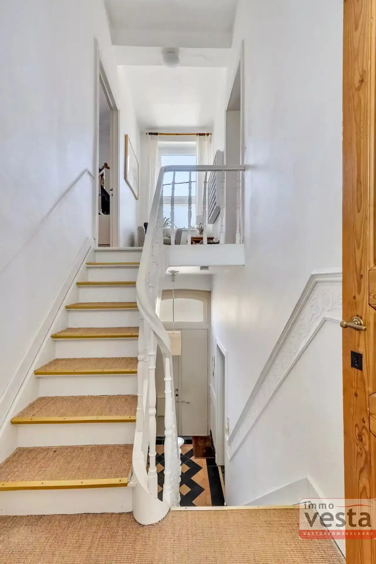 Karaktervolle woning met zwembad en ingerichte leefzolder foto 13