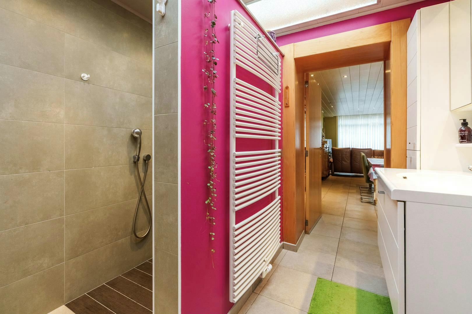 Polyvalent eigendom: woning, winkelruimte én loods te koop in Merkem op 1.885m² foto 19