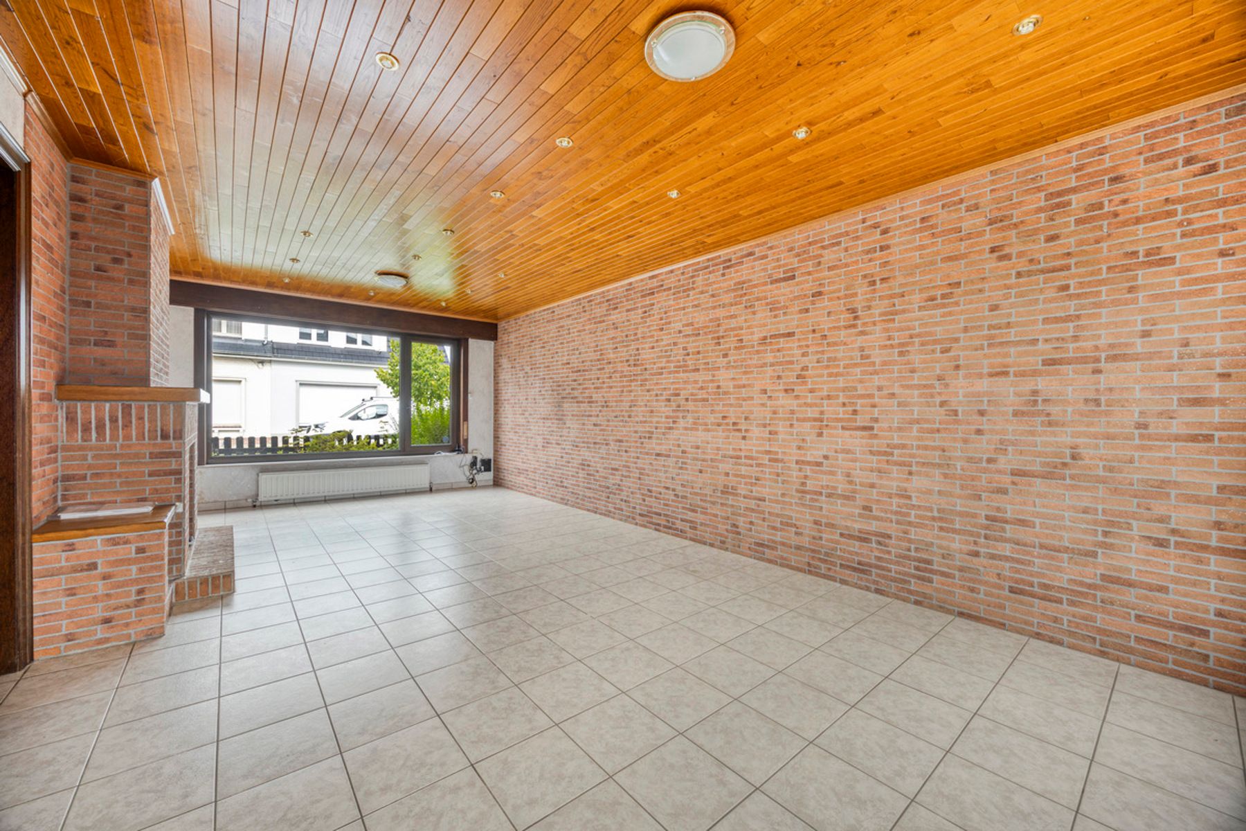 IN OPTIE - Onderhouden half-open bebouwing met garage. foto 6